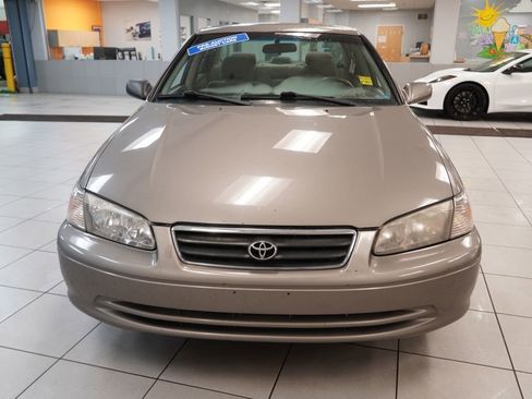 Used 2000 Toyota Camry LE FWD image 13