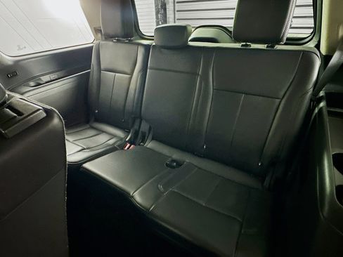 Used 2024 Ford Expedition XLT image 29