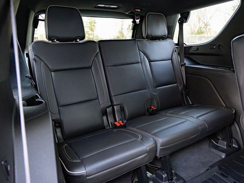 Used 2021 Chevrolet Tahoe Premier w/ Premium Package image 31