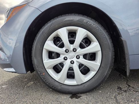 Used 2025 Toyota Corolla LE FWD image 11