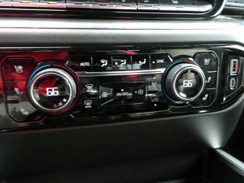 Certified 2024 Chevrolet Silverado 1500 LTZ w/ Technology Package image 27