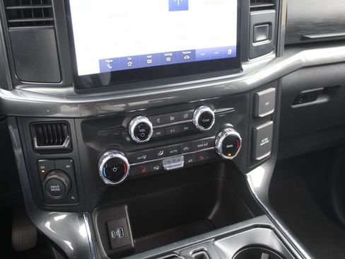 Used 2022 Ford F150 XLT w/ Equipment Group 302A High image 17