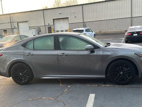 Used 2025 Toyota Camry SE image 28