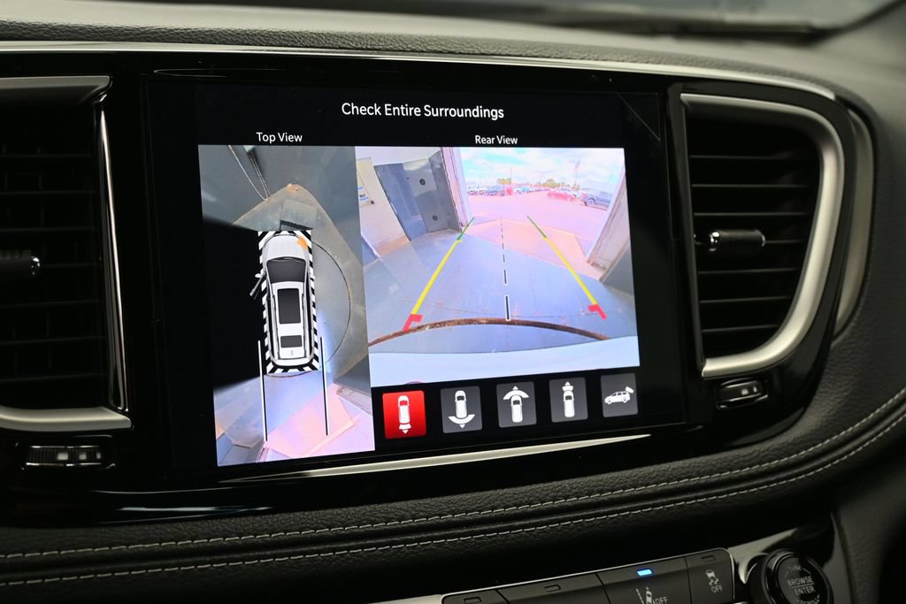 New 2027 Chrysler Pacifica Limited w/ Family Tech Group FWD image 27