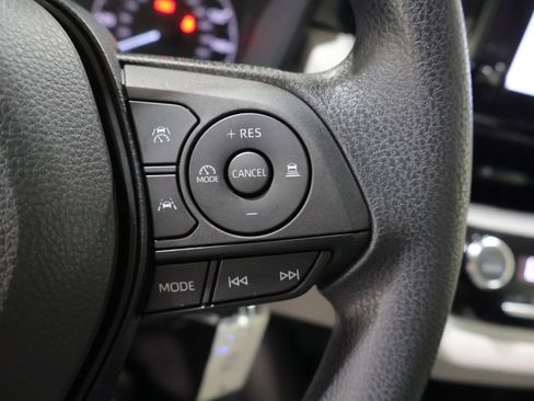 Used 2025 Toyota Corolla LE FWD image 36