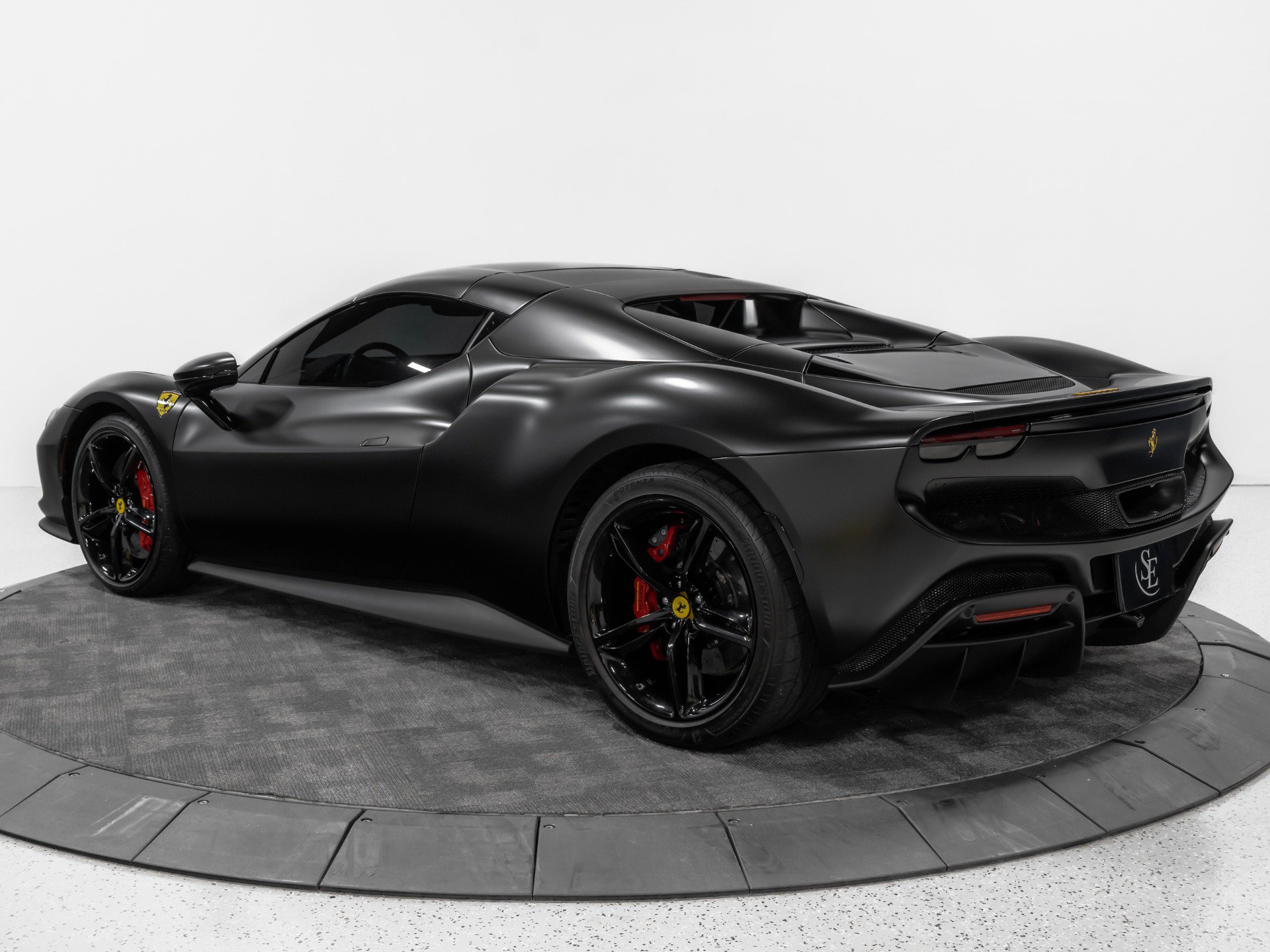 Used 2023 Ferrari 296 GTS RWD image 18