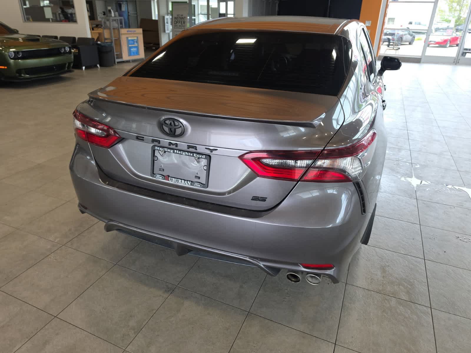 Used 2022 Toyota Camry SE FWD image 9