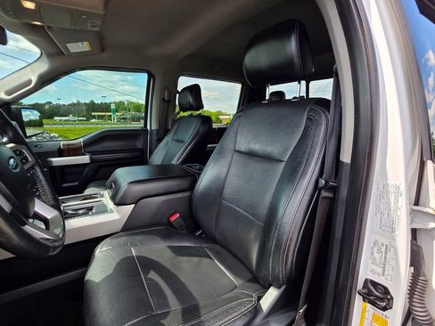 Used 2016 Ford F150 Lariat w/ Equipment Group 502A Luxury AWD/4WD image 11