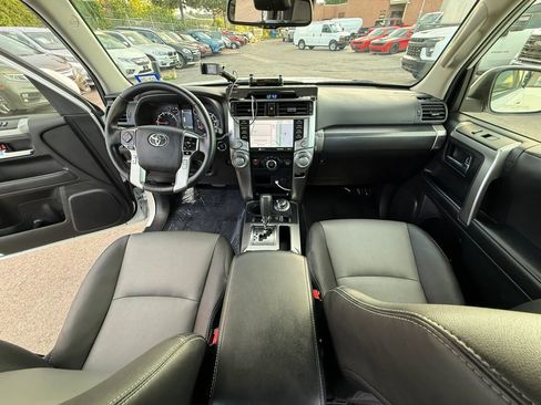 Used 2024 Toyota 4Runner SR5 Premium w/ Moonroof Package AWD/4WD image 20