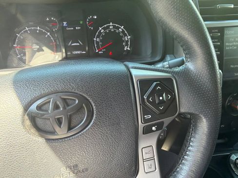 Used 2021 Toyota 4Runner SR5 AWD/4WD image 28