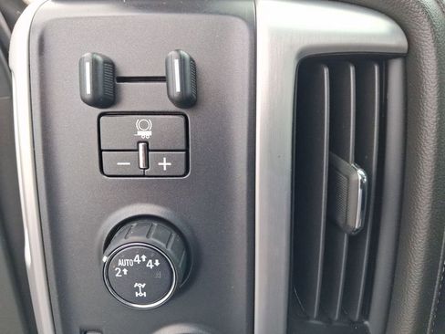 Used 2018 GMC Sierra 1500 SLT AWD/4WD image 16