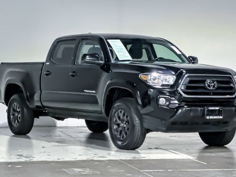 Used 2021 Toyota Tacoma SR5 AWD/4WD image 6