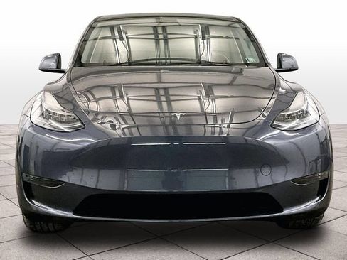 Used 2023 Tesla Model Y Long Range AWD/4WD image 3