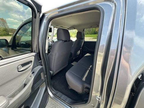 Used 2022 Nissan Frontier S w/ Technology Package AWD/4WD image 18