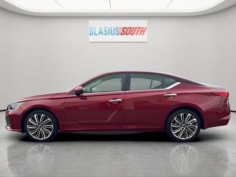Used 2024 Nissan Altima 2.5 SL AWD/4WD image 6