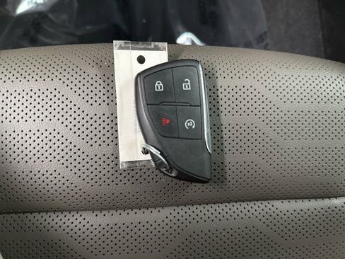 Used 2024 Chevrolet Colorado ZR2 w/ ZR2 Convenience Package III image 37