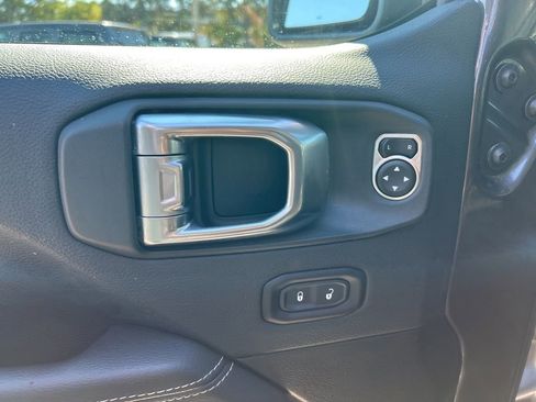 Used 2023 Jeep Wrangler Sahara image 37