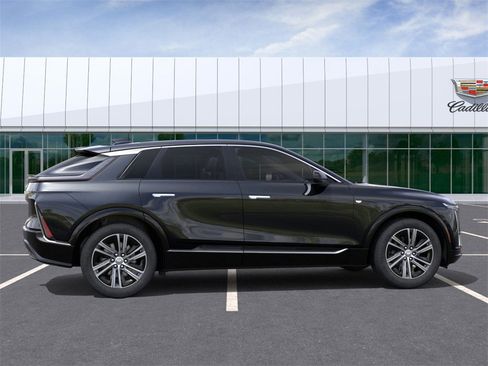 New 2025 Cadillac Lyriq Luxury image 5