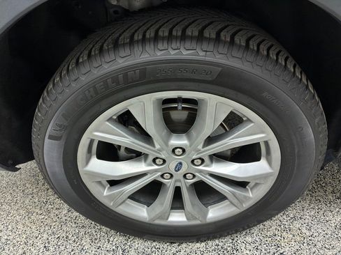 Used 2023 Ford Explorer Limited image 13