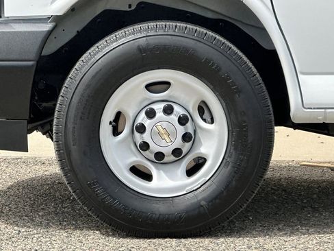 New 2026 Chevrolet Express 3500 RWD image 24