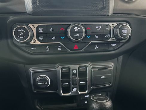 Certified 2021 Jeep Wrangler Unlimited Sport AWD/4WD image 27
