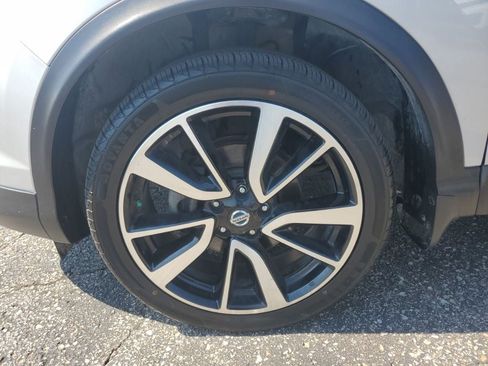 Used 2019 Nissan Rogue Sport SL w/ Premium Package FWD image 21