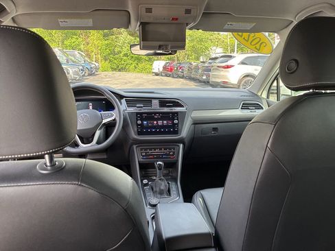 Used 2022 Volkswagen Tiguan SE AWD/4WD image 24