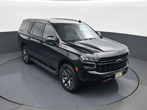 Used 2023 Chevrolet Tahoe Z71 w/ Luxury Package AWD/4WD image 16