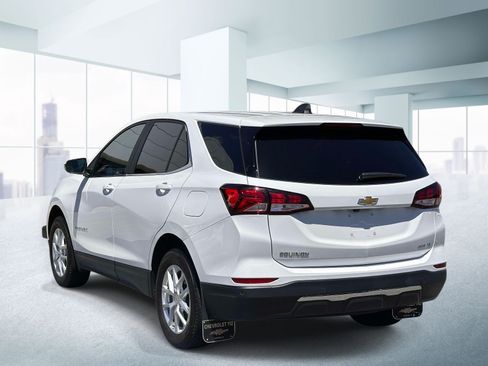 Used 2024 Chevrolet Equinox LT AWD/4WD image 3