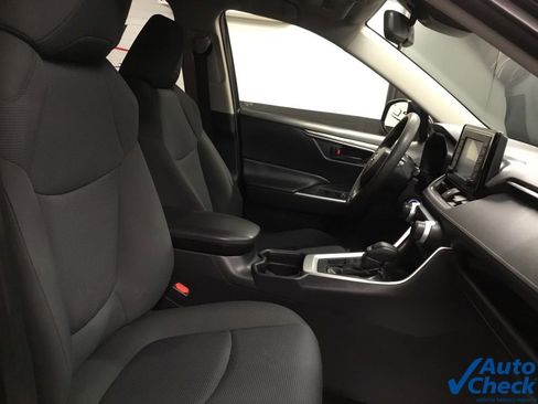 Used 2019 Toyota RAV4 LE image 35