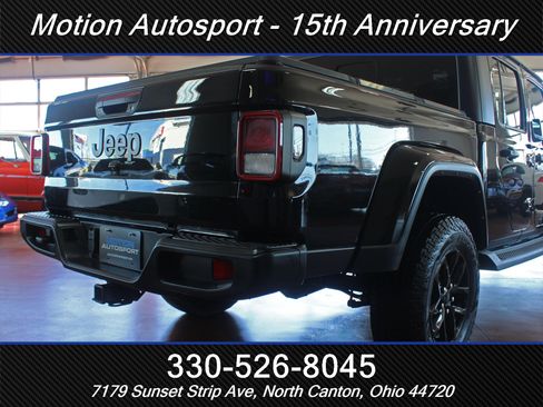 Used 2022 Jeep Gladiator Sport image 11