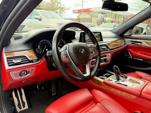 Used 2018 BMW 750i xDrive image 13