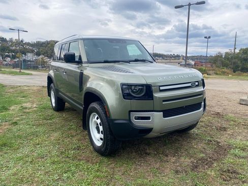 Used 2023 Land Rover Defender 110 S image 9