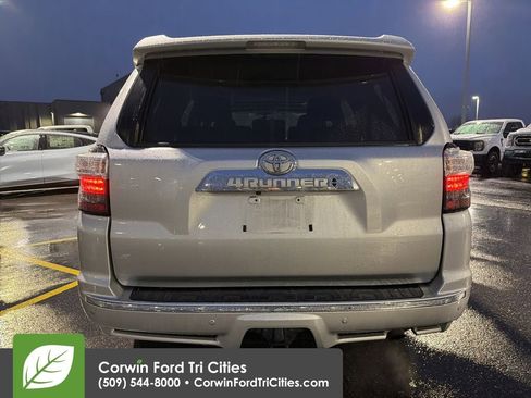 Used 2015 Toyota 4Runner 4WD image 11