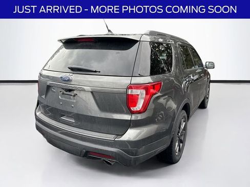 Certified 2018 Ford Explorer XLT w/ Equipment Group 202A image 8