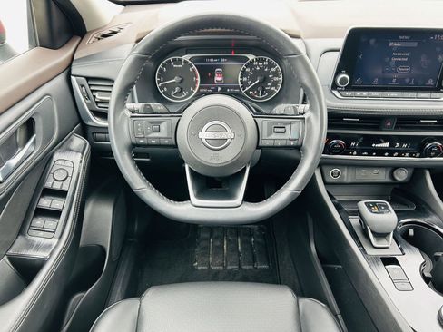 Used 2023 Nissan Rogue SV w/ SV Premium B Package image 15