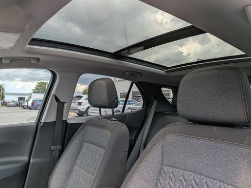 Used 2022 Chevrolet Equinox LT FWD image 16