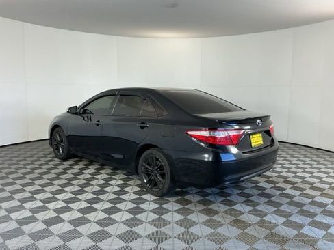 Used 2017 Toyota Camry SE FWD image 7