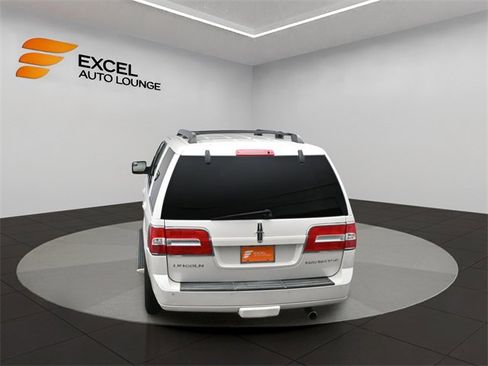 Used 2014 Lincoln Navigator 4WD image 38