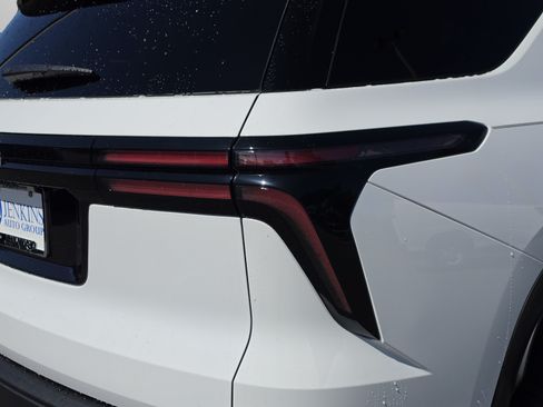 New 2027 Chevrolet Traverse LT w/ Driver Confidence Package FWD image 14