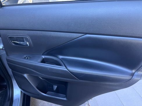 Used 2019 Mitsubishi Outlander SEL image 29