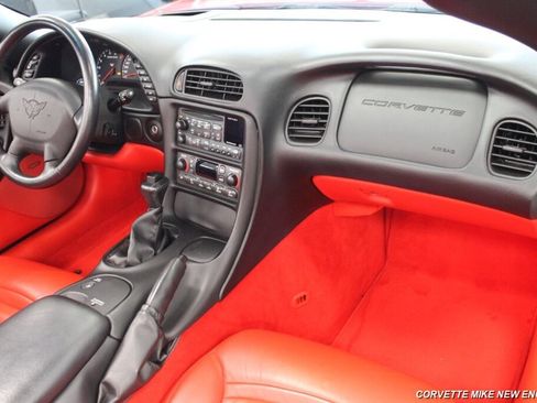 Used 2004 Chevrolet Corvette Convertible w/ Preferred Equipment Group image 33