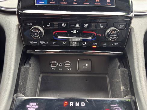 Certified 2022 Jeep Grand Cherokee Overland w/ Adv Protech Group III image 28