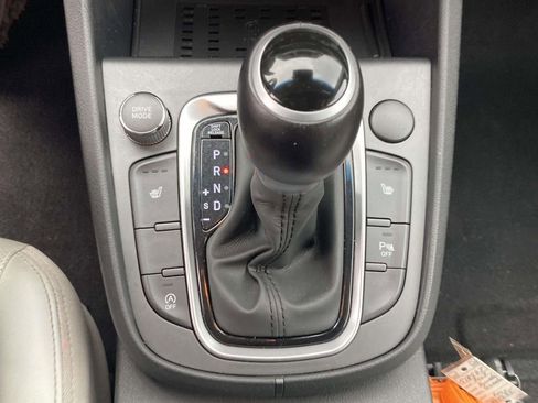 Used 2022 Hyundai Kona Limited FWD image 26