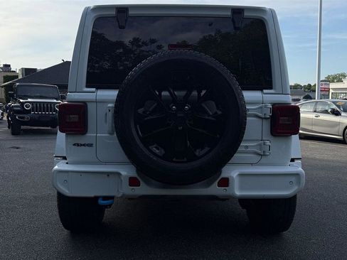 Used 2021 Jeep Wrangler Unlimited Sahara AWD/4WD image 4