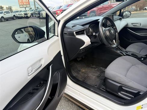 Used 2022 Toyota Corolla SE image 25