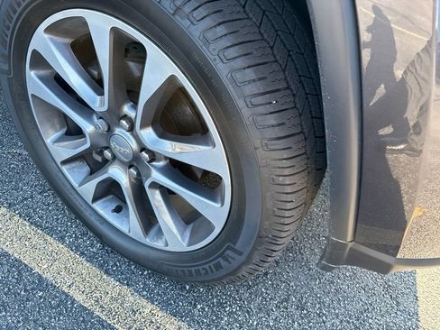 Certified 2018 Jeep Grand Cherokee Limited AWD/4WD image 7