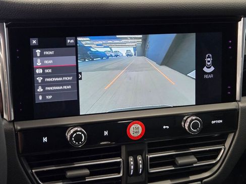 Certified 2026 Porsche Macan image 22