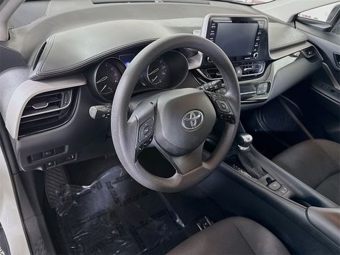 Used 2020 Toyota C-HR LE image 16