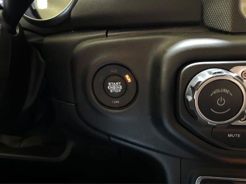 Used 2023 Jeep Wrangler Unlimited Sahara w/ Cold Weather Group AWD/4WD image 28